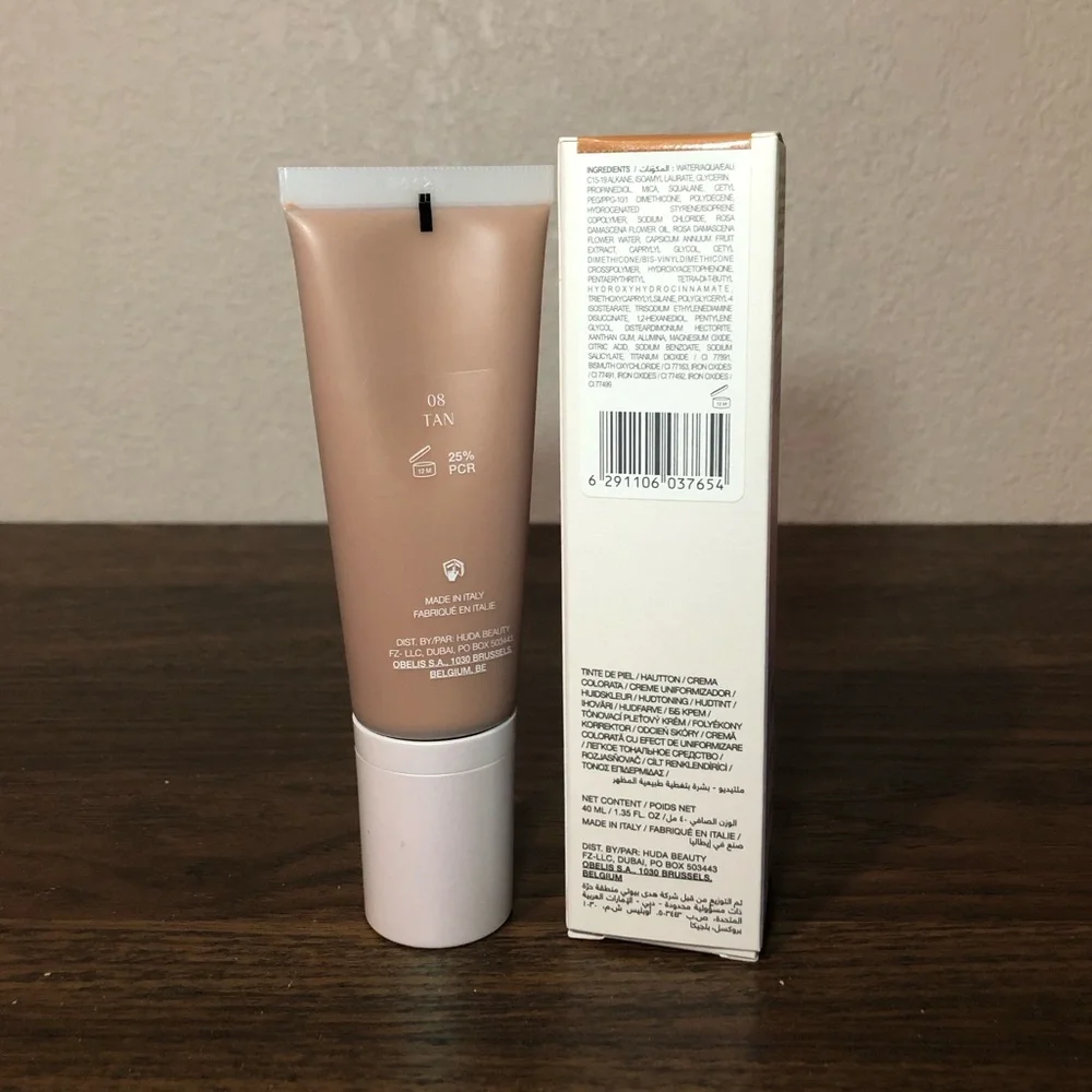 Huda Beauty GloWish Multidew Vegan Skin Tint Foundation 08 Tan